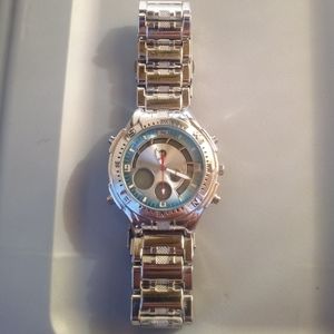 Pulsar men's Watch, with a glow tint face and hands.